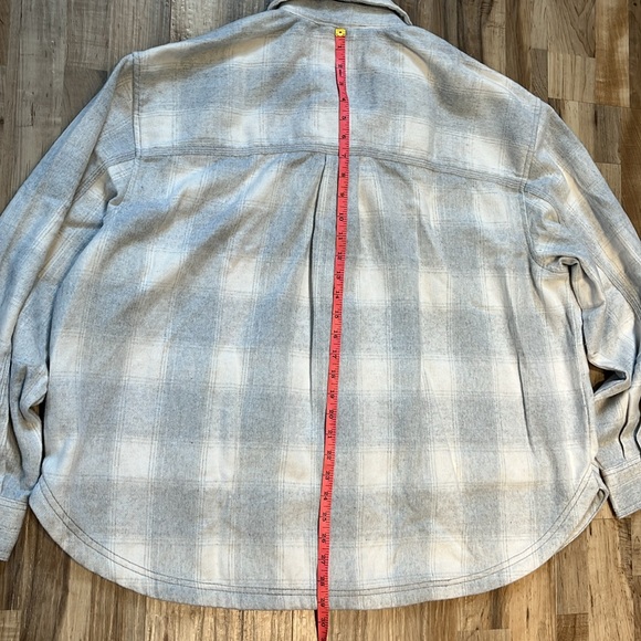 American Eagle Shacket - Picture 7 of 7